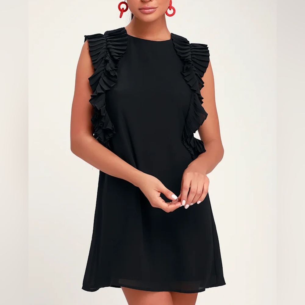 Lulu's We Got The Pleat Statement Sleeve Shift Dress